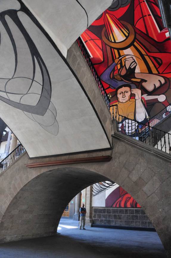 Visita à Sec. de Educação com suas enormes e impressionantes pinturas, (na Plaza Santo Domingo, na Cidade do México, capital do país)